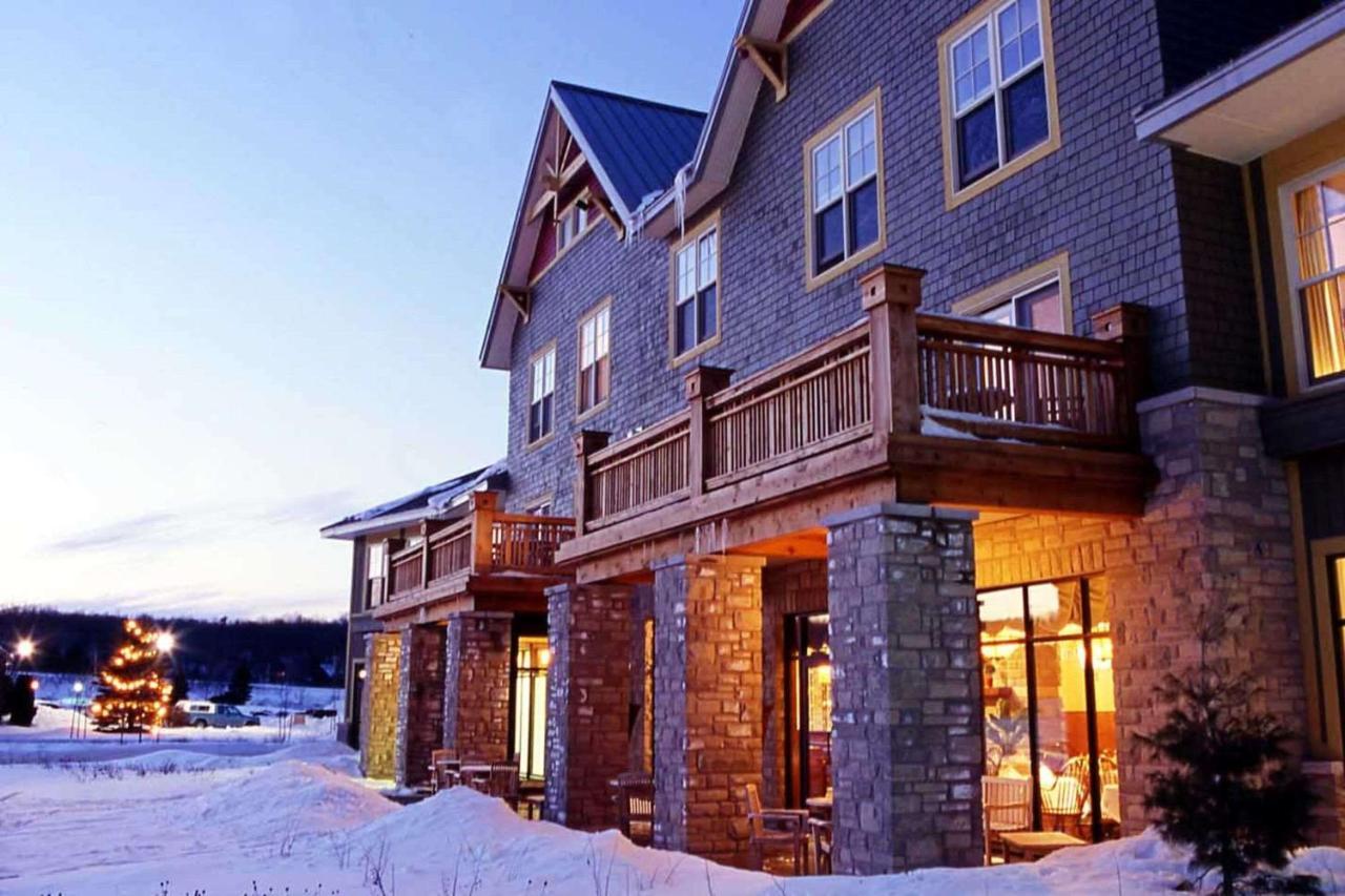 Calabogie Peaks Hotel, Ascend Hotel Member Екстериор снимка